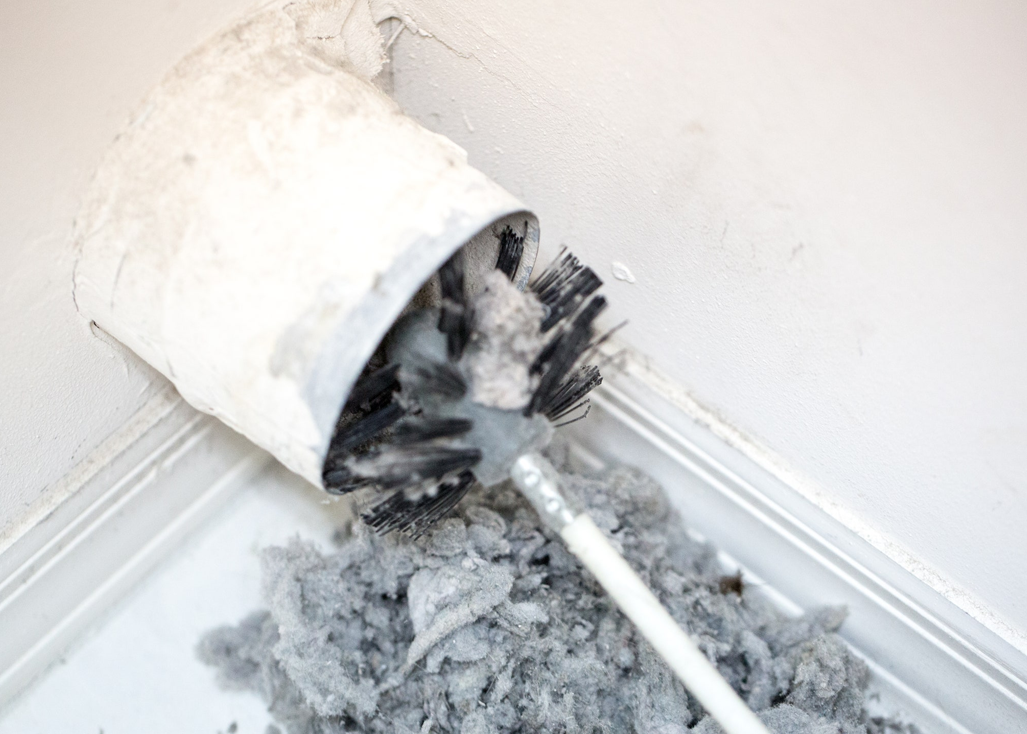 cleaning dryer lint